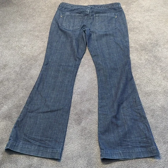 Express Flare Leg Jeans - Picture 4 of 10